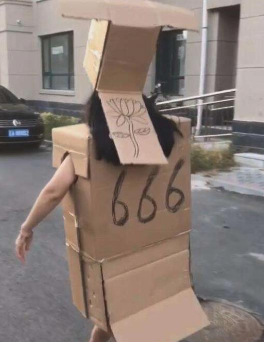 最新纸盒人，时代背景下的印记与重要事件