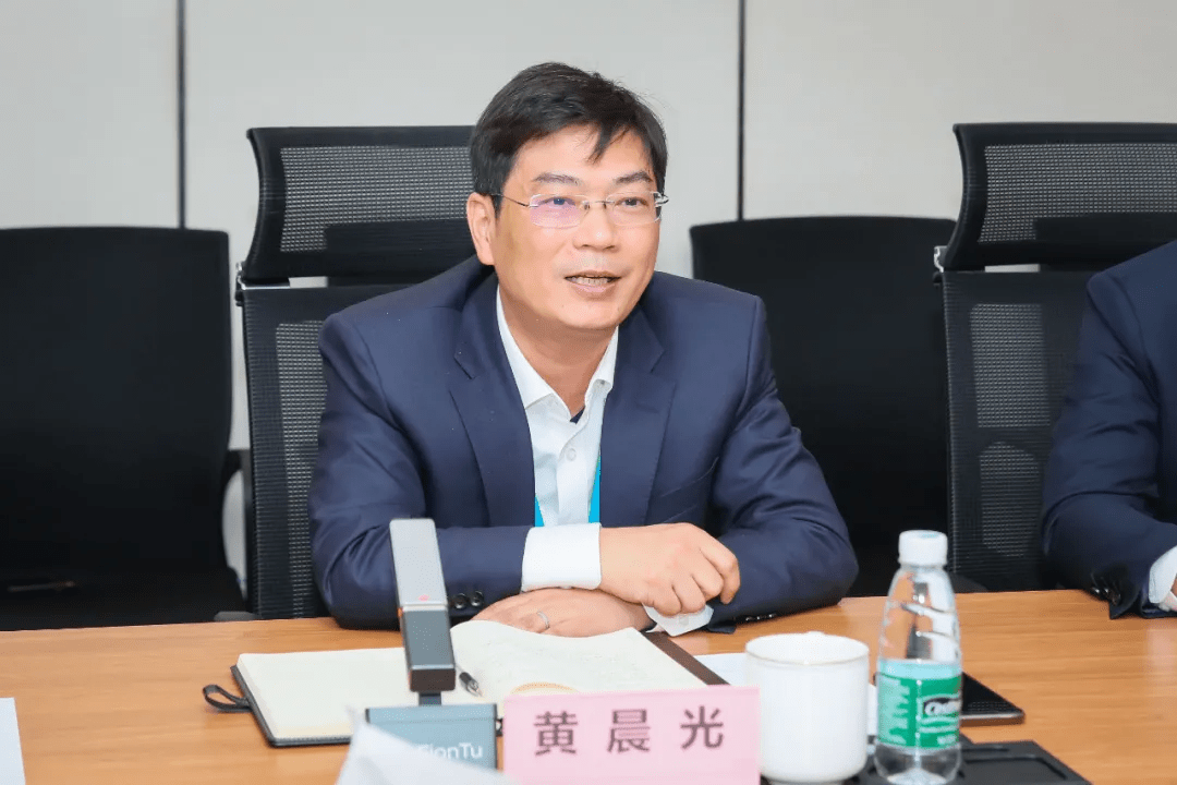 黄晨光与自然的邂逅，寻找内心的宁静之地